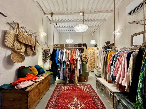 Laurence bras: when elegance and simplicity define women's fashion